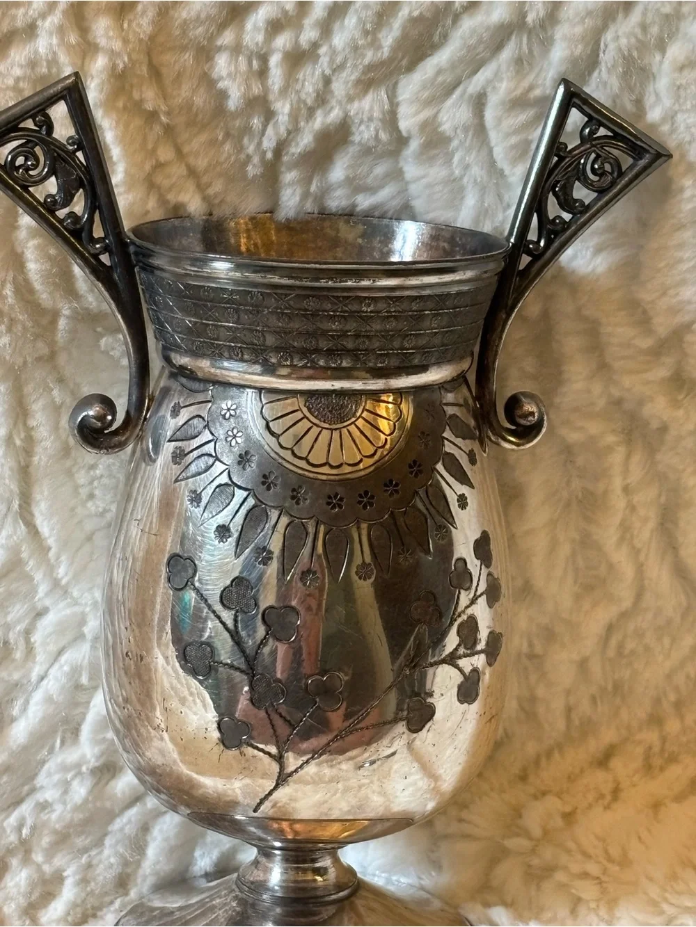 Vintage Meriden B. Company silverplate vase/urn